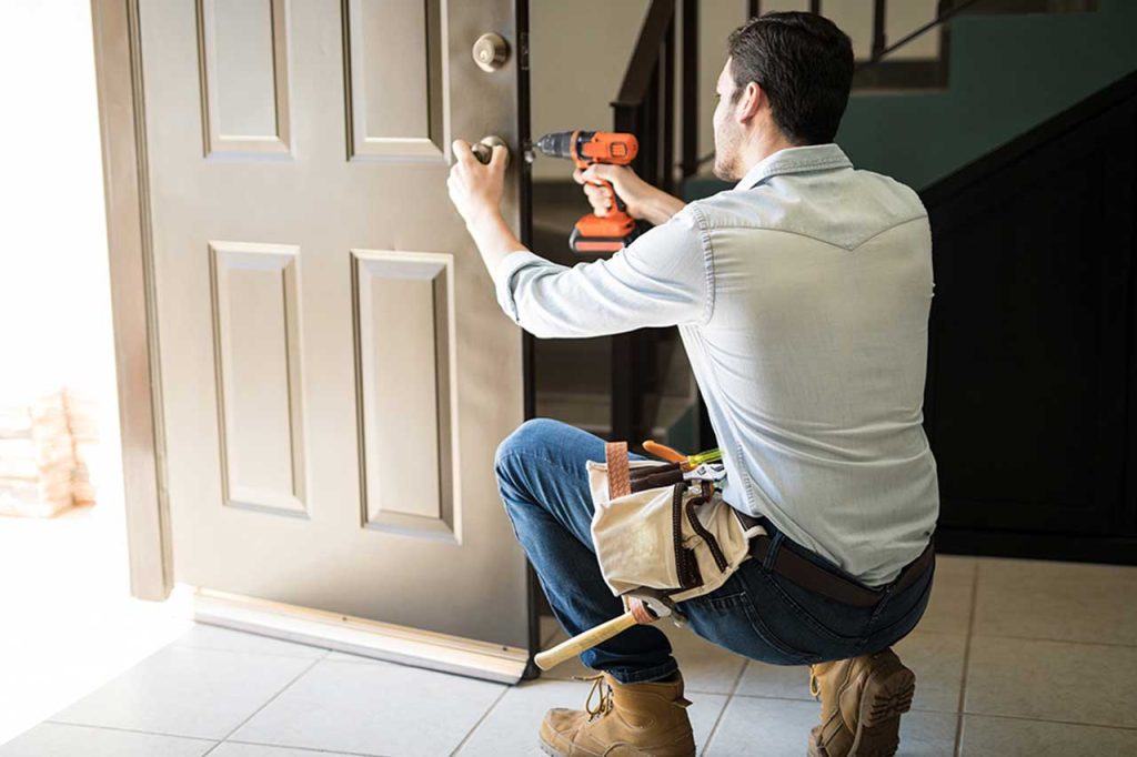 مراحل تعویض درب قدیمی با درب ضد سرقت